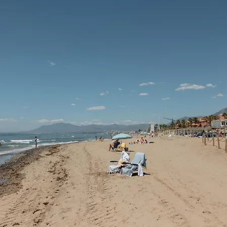 Casa de Férias Holiday House next to the beach in Las Dunas, Bahía de Marbella