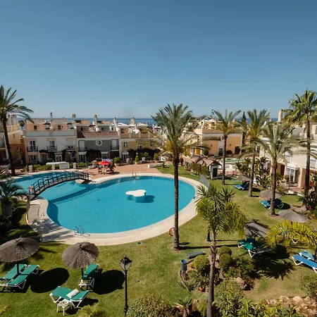 Holiday House next to the beach in Las Dunas, Bahía de Marbella Marbella