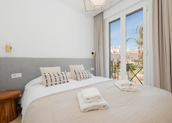 בית נופש Next To The Beach, With Private Terrace, Bbq And Incredible Sea-view Solarium *