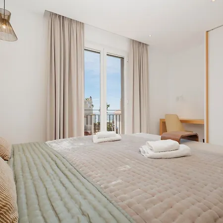 Next To The Beach, With Private Terrace, Bbq And Incredible Sea-view Solarium *