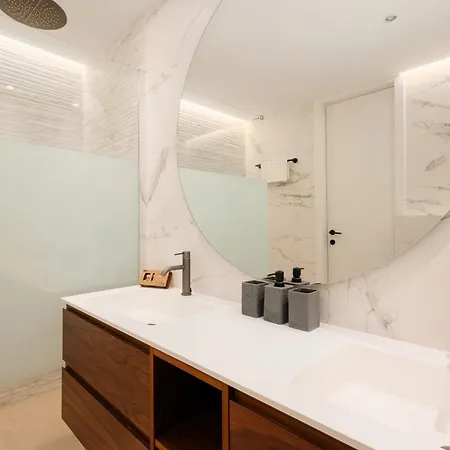 Next To The Beach, With Private Terrace, Bbq And Incredible Sea-view Solarium 마르베야