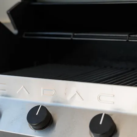 Next To The Beach, With Private Terrace, Bbq And Incredible Sea-view Solarium 펜션