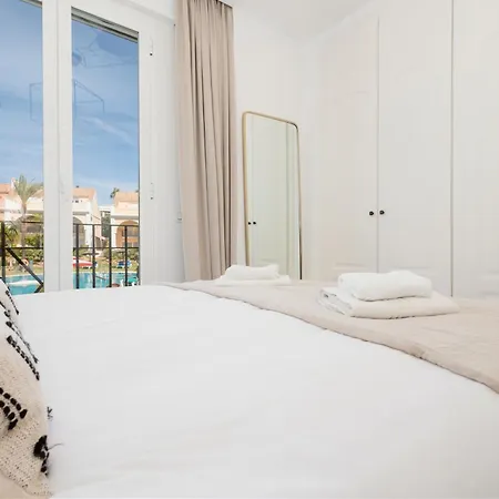 Next To The Beach, With Private Terrace, Bbq And Incredible Sea-view Solarium 펜션 마르베야